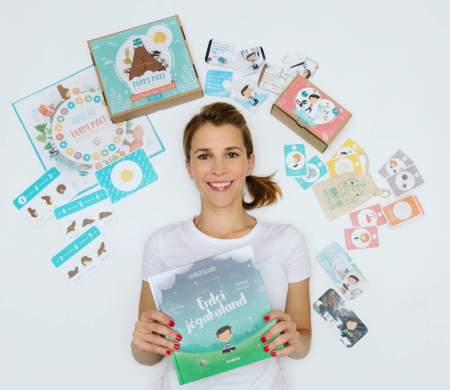 Borítókép: A te gyerekedet is megviseli az újabb maradjotthon? Jógázzátok át magatokat együtt, játékosan a nehézségeken