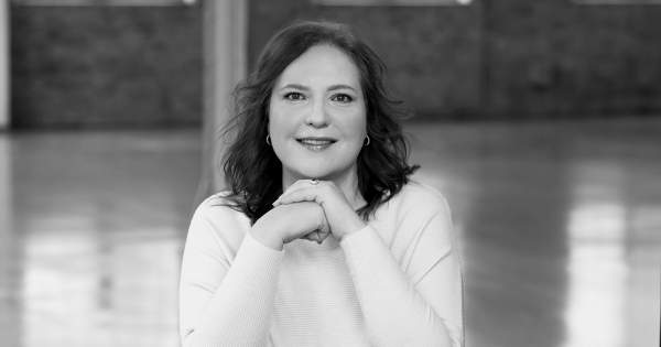 Borítókép: Legyen Divat a Női Vezető! - Istenesné Solti Andrea: "A nők vezetői szerepvállalása fontosabb, mint valaha."