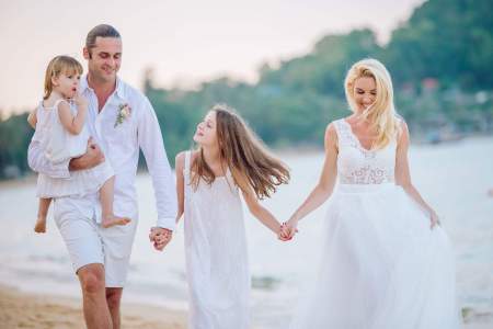 Borítókép: Híres magyar zenekarok menedzsere (és titkaik tudója) volt, ma ő fotózza őket – Karrierváltó interjú Koleszár-Sugár Kingával