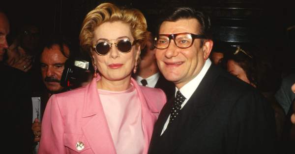 Borítókép: Catherine Deneuve túl a hetvenen is maga a francia sikk