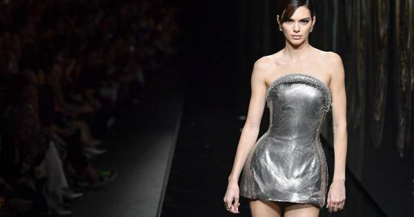 Borítókép: A Kardashian lányok csúcsra járatták ezt a bikinit