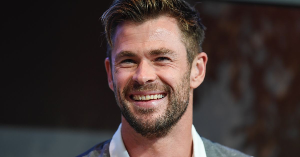 Chris Hemsworth apa-fia videóján olvadozik az internet