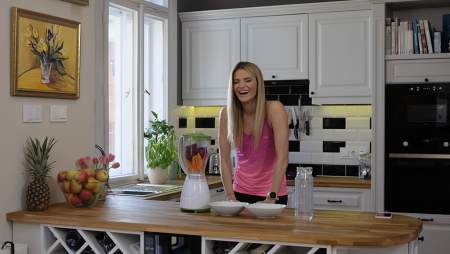 Borítókép: Anyaságról vallott Nyári Dia, Tücsi és Debreczeni Dóri