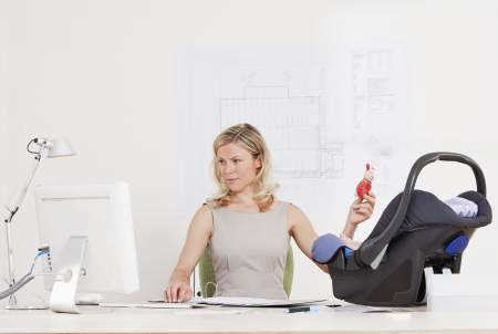 Borítókép: Jó feleség, tökéletes anya és sikeres, dolgozó nő – Lehetsz egyszerre mindhárom!