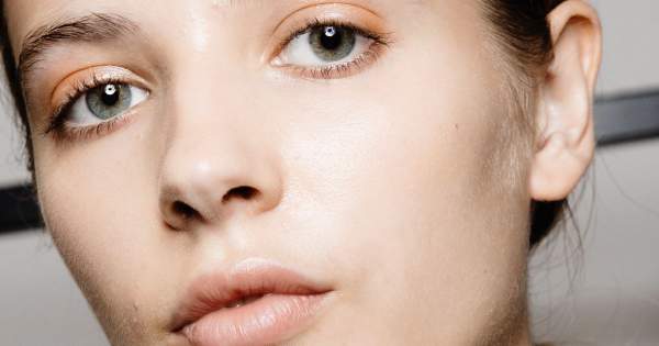 Borítókép: Tudatos bőrápolás 1x1 - Ezek a legfontosabb szabályok, ha retinolt használsz