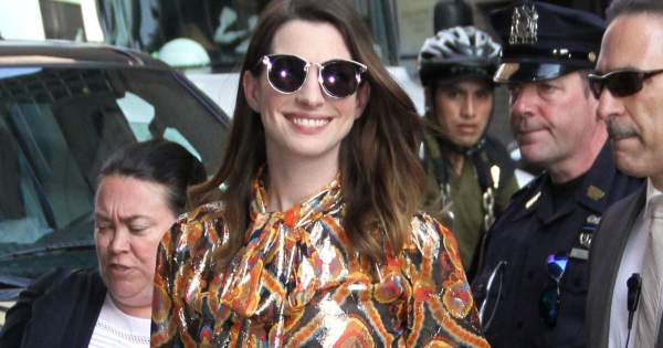Borítókép: Anne Hathaway és Katalin hercegné ugyanazért a nyári szandálért rajong