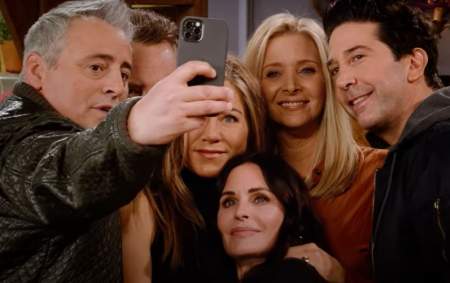 Borítókép: Emlékszel ezekre az ikonikus Jóbarátok helyszínekre? Mutatjuk, ráadásnak pedig hoztunk pár fotót a forgatásról!