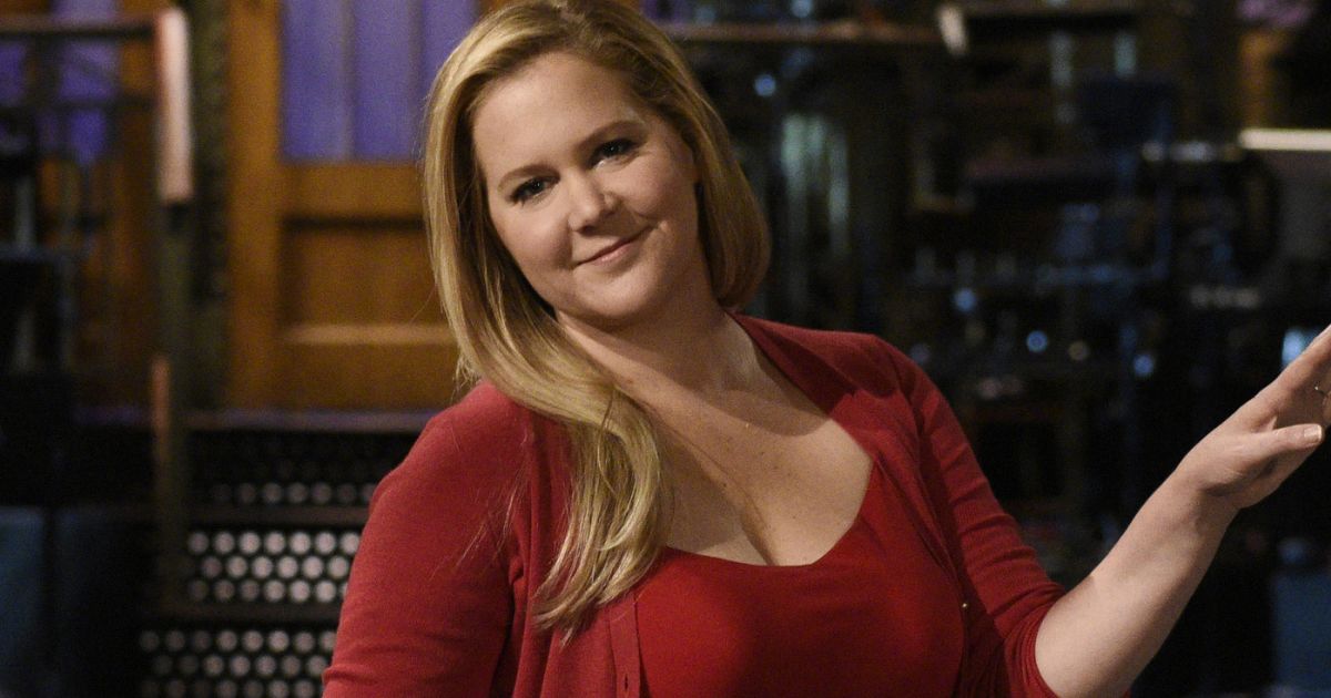 Te mit szólnál a helyében? Így trollkodta szét Amy Schumer születésnapját a férje