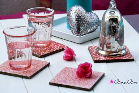 Borítókép: A nyári teríték dísze lehet! Így készíts régi csempéből antikolt hatású poháralátétet