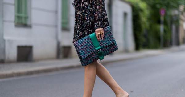 Borítókép: Bocsi, Birkenstocks! Ez a csúnya papucs most a sztárok új kedvence