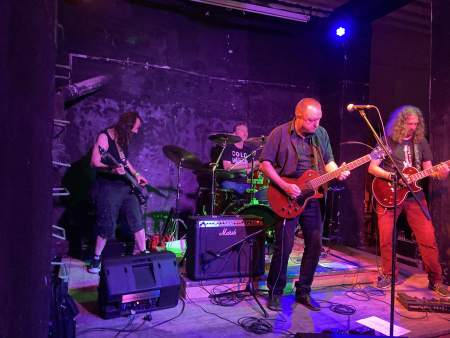 Borítókép: Milyen egy koncert igazolvánnyal, korona idején? - Klubfellépésen jártunk