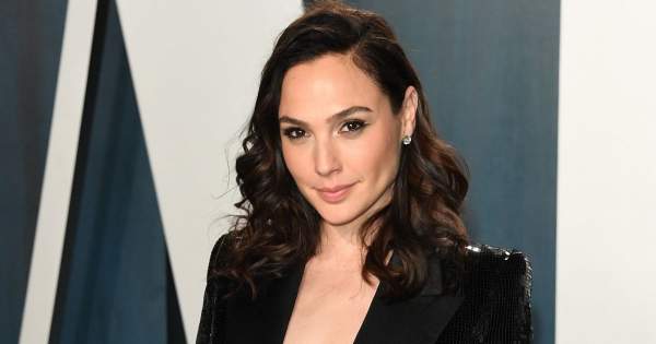 Borítókép: Újabb cuki képek kerültek napvilágra a várandós Gal Gadotról