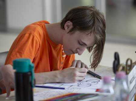 Borítókép: Artypical Art Lab: Művészeti közösségi program autista gyerekek számára