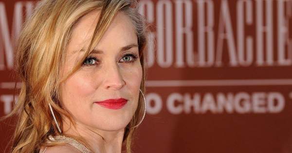 Borítókép: Sharon Stone 63 évesen bikinis fotót posztolt - észvesztően csinos!