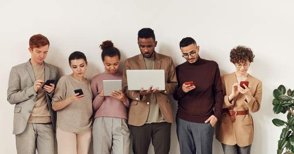 Borítókép: Ideje lenémítani a gyűlölet hangját! Így védekezz az online bántalmazás ellen