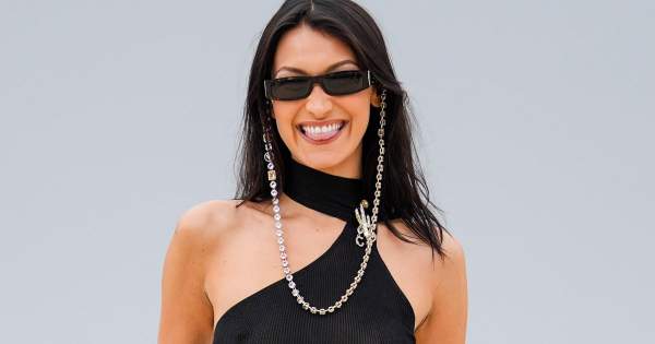 Borítókép: Bella Hadid megidézte a 2000-es éveket  - Az internet pedig megőrül a nadrágjáért!