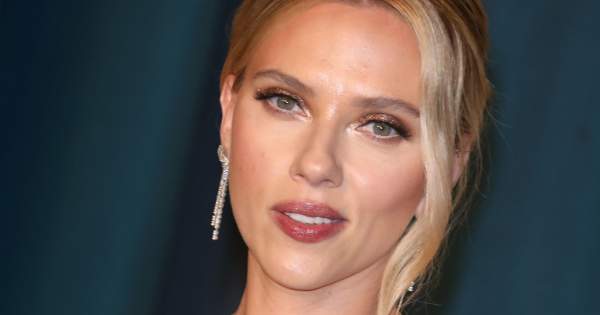 Babát vár Scarlett Johansson