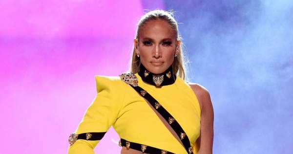 Borítókép: J.Lo nagy bejelentést tett, ráadásul mindezt egy fenékfotóval tette