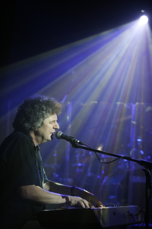 Borítókép: Dés László