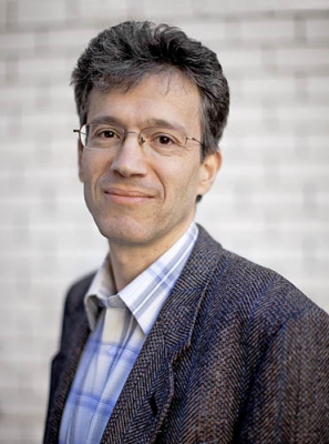 Borítókép: Melyik szerződés előnyösebb?