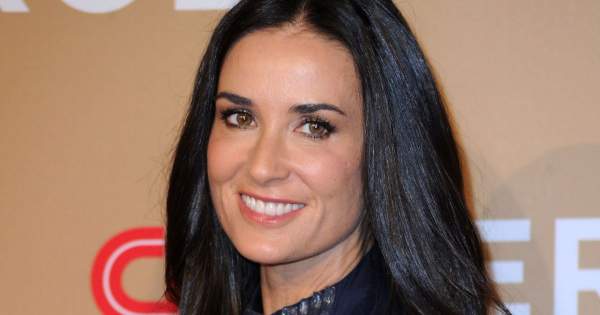 Borítókép: Az 58 éves Demi Moore fürdőruhás képe láttán leesett az állunk