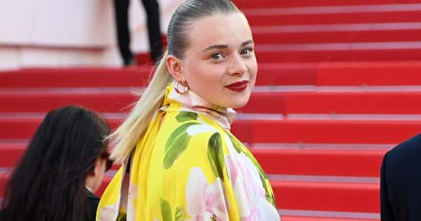 Borítókép: Büszkeség: Enyedi Ildikó filmjének fiatal színésznője lett Cannes egyik legjobban öltözött sztárja