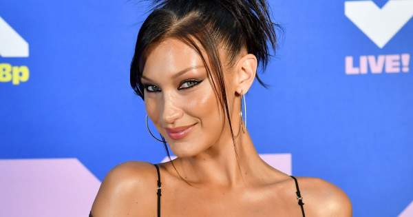 Borítókép: És megtörtént! Bella Hadid visszahozta a 2000-es évek egyik legmegosztó darabját