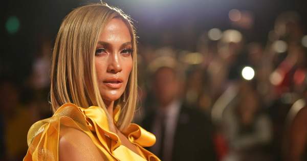 Borítókép: Mint két tojás! Jlo és lánya egymás hasonmásai