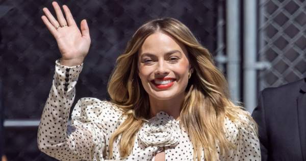 Borítókép: Kopizd le a stílusát! Margot Robbie szuper szettje már az őszi trendeket idézi