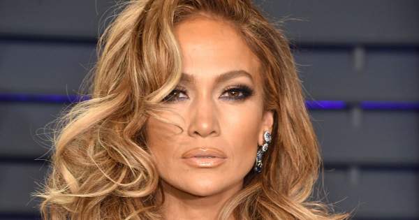 Borítókép: 6 hírességek által jóváhagyott narancsbőrgyilkos módszer, ami valóban működik