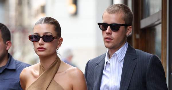 Borítókép: Justin Bieber nem győzte takargatni Hailey-t villantós ruhája miatt - FOTÓK