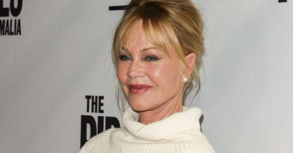 Borítókép: Melanie Griffith 63 évesen is fantasztikusan néz ki fürdőruhában