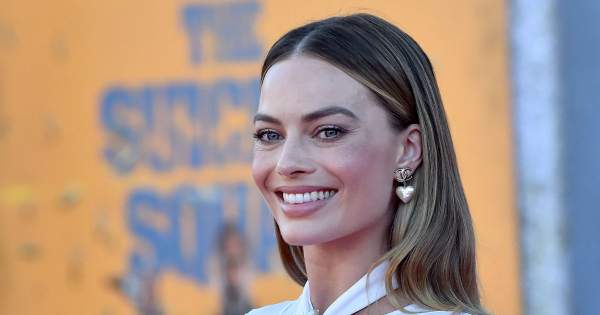 Borítókép: Margot Robbie egy egészen különleges ruhában tündökölt új filmje premierjén