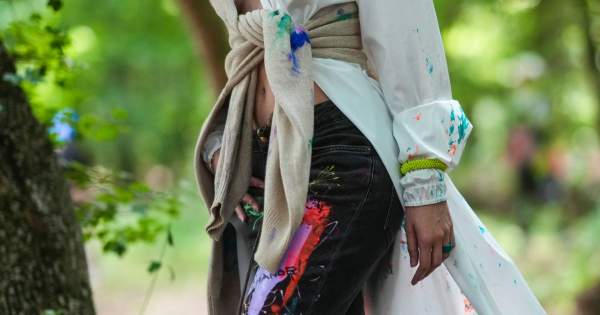 Borítókép: Shoppingtipp: A festékfröcskölt ruhák váltják a batikolt darabokat idén ősszel