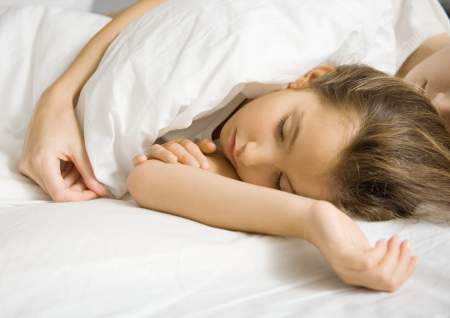 Borítókép: 13 éves és még mindig velünk alszik – nyugi, nem marad így