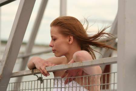 Borítókép: Valaki szörnyű mondatot dobott a nászajándék-dobozunkba – ki lehetett az?