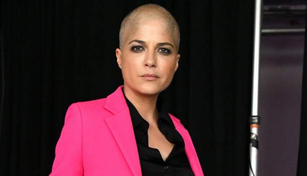 Borítókép: Pillants be az életébe! Hogyan él most a gyógyíthatatlan betegséggel küzdő Selma Blair?