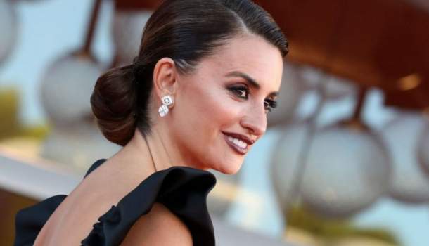 Borítókép: Penélope Cruz mindenkit túlragyogott a Velencei Filmfesztivál nyitónapján