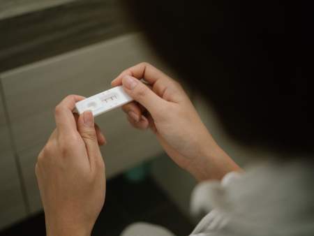 Borítókép: Micsoda blama - terhességi tesztnek nézte, majd maga is meglepődött