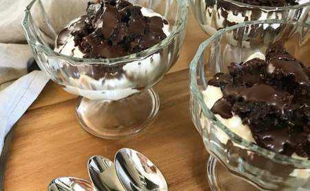 Borítókép: #ÉviAzÉván - Könnyű csokis-túrós pohárkrém