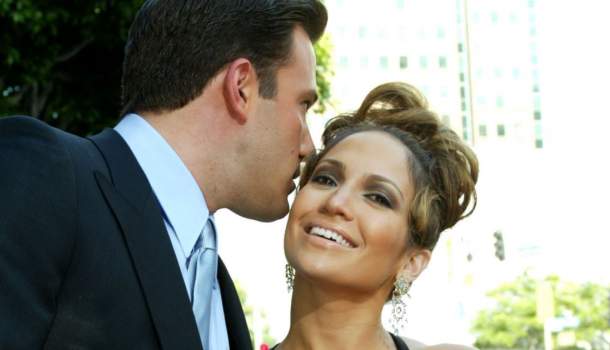 Borítókép: JLo a lehető legromantikusabb ruhát viselte a velencei randiján Ben Affleckkel