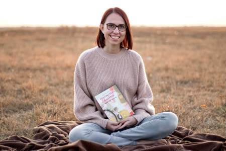 Borítókép: "Az érzékenyítést az óvodákban kell elkezdeni" - Interjú Berkeiné T. Petrával, a Különleges barátok mesekönyv szerzőjével