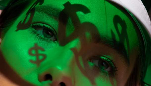 Borítókép: „25 éves korom óta milliomos vagyok, de bárcsak ezt előbb tudtam volna” 