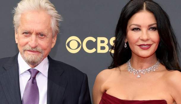 Borítókép: Szerelem az Emmy-gálán: Catherine Zeta-Jones és Michael Douglas 21 év után is oda vannak egymásért