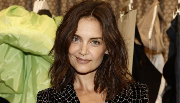 Borítókép: Katie Holmes csúnya cipője már most az ősz egyik kedvenc darabja