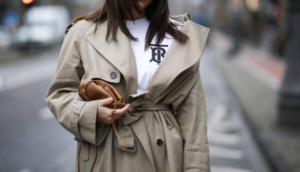 Borítókép: Ciki vagy menő? A Burberry teljesen átszabta az ikonikus trench coat-ot