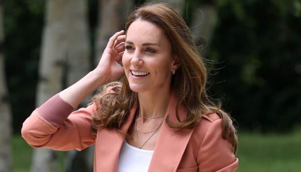 Borítókép: Katalin hercegné megmutatta, milyen ruhát érdemes viselni a melegebb őszi napokon