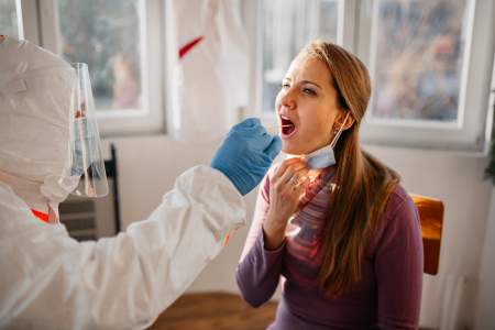 Borítókép: Új módszer a covid-fertőzés kimutatására: PCR helyett itt az izzadtságteszt!