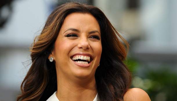 Borítókép: Az őszinte valóság! Eva Longoria olyan fotót posztolt, amit nem sok világsztár mert volna