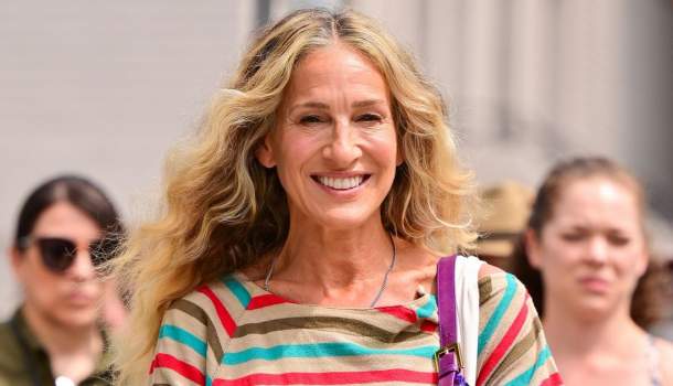 Borítókép: Sarah Jessica Parkert 13 év után ugyanazt a darabot viselte - És még mindig csodálatos!